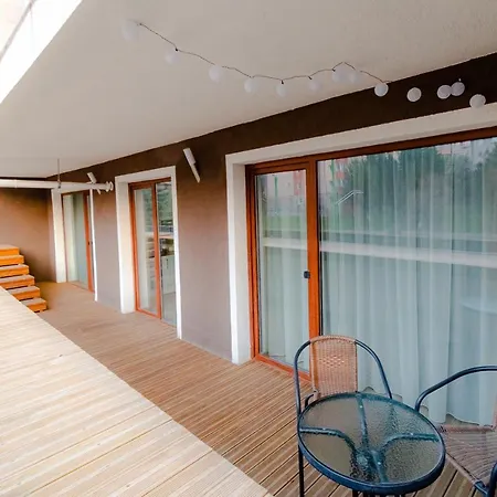 Transylvanian Apt. W/ Lrg. Terrace And Parking - Karpatenhaus Апартаменты